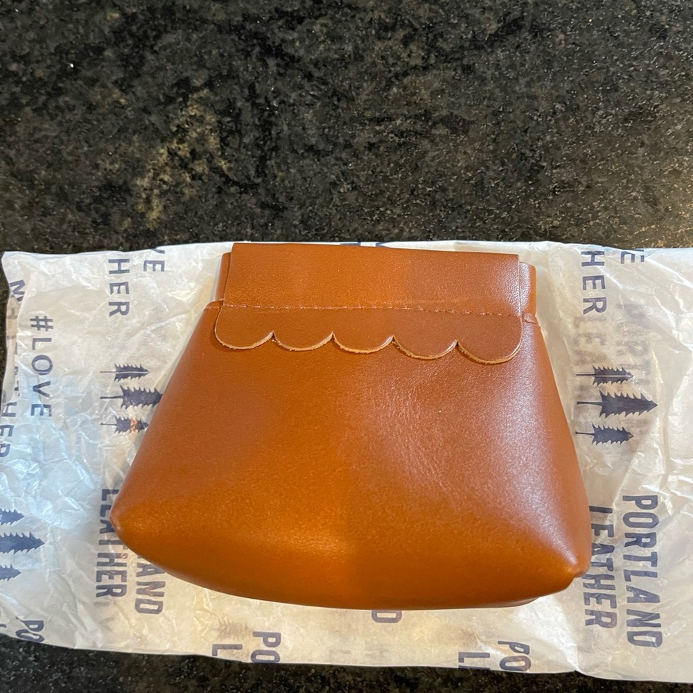 Portland Leather Honey Penny Pouch - Picture 3 of 7